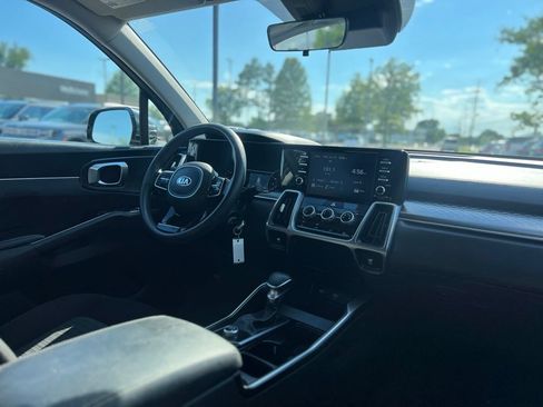 Used 2021 Kia Sorento LX FWD image 29
