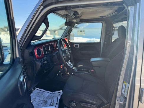 Used 2019 Jeep Wrangler Unlimited Rubicon w/ Cold Weather Group AWD/4WD image 14