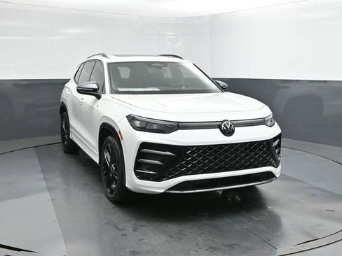 New 2026 Volkswagen Tiguan SE R-Line image 22