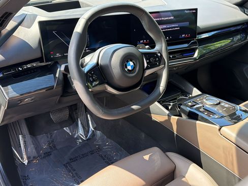 Used 2024 BMW 530i w/ Premium Package RWD image 4