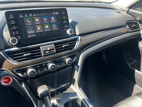Used 2018 Honda Accord EX image 22