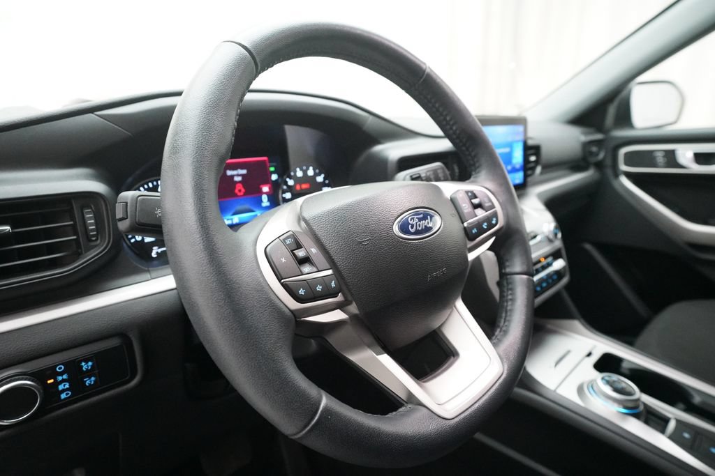 Used 2023 Ford Explorer XLT w/ Class IV Trailer Tow Package AWD/4WD image 8