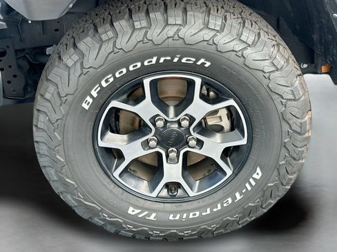Used 2021 Jeep Wrangler Unlimited Rubicon AWD/4WD image 32