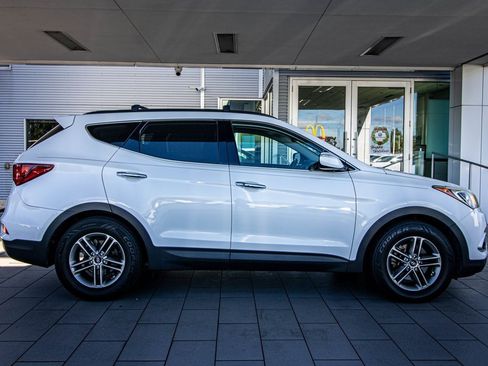 Used 2018 Hyundai Santa Fe Sport image 19