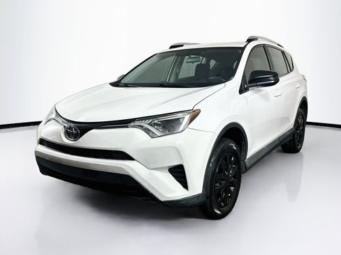 Used 2016 Toyota RAV4 LE FWD image 3