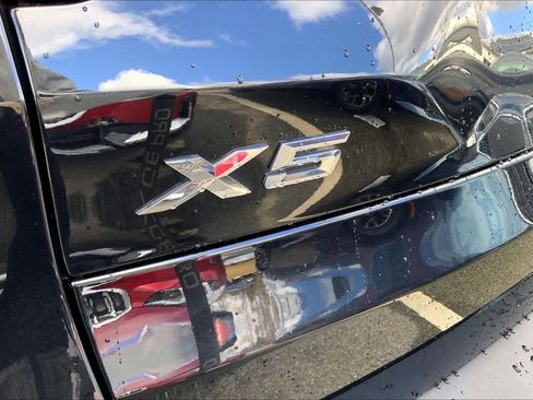 Used 2023 BMW X5 xDrive40i w/ Premium Package AWD/4WD image 9