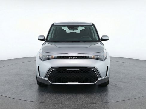 Used 2025 Kia Soul LX w/ LX Technology Package image 2