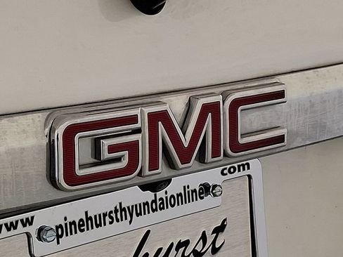 Used 2018 GMC Acadia SLT image 29