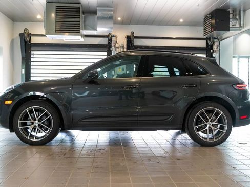Certified 2025 Porsche Macan AWD/4WD image 2