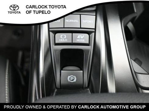Used 2025 Toyota Camry SE image 14