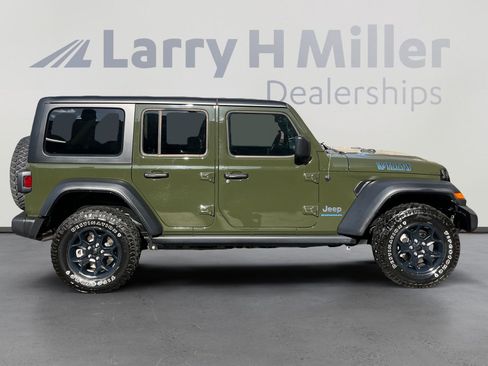 Used 2023 Jeep Wrangler Unlimited AWD/4WD image 6