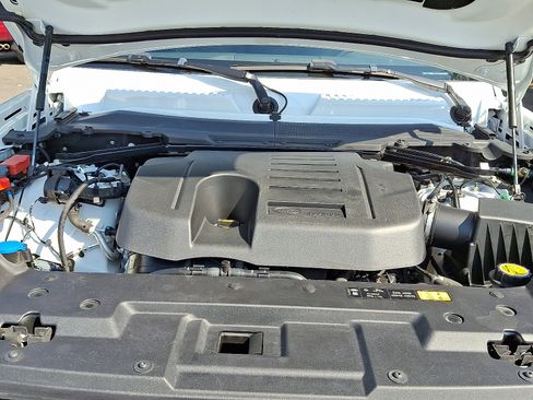 Used 2023 Land Rover Defender 110 X-Dynamic SE image 28