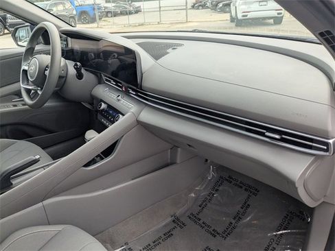 Used 2024 Hyundai Elantra SEL image 36