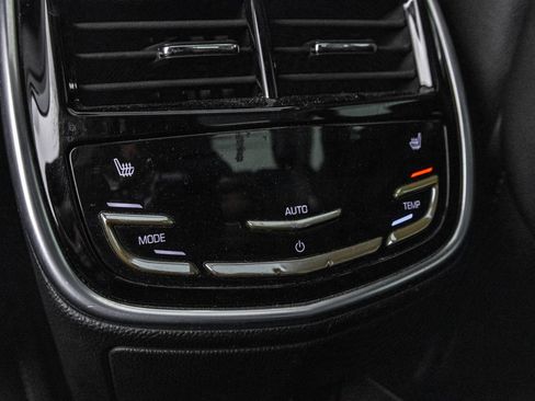 Used 2013 Cadillac XTS Premium AWD/4WD image 38