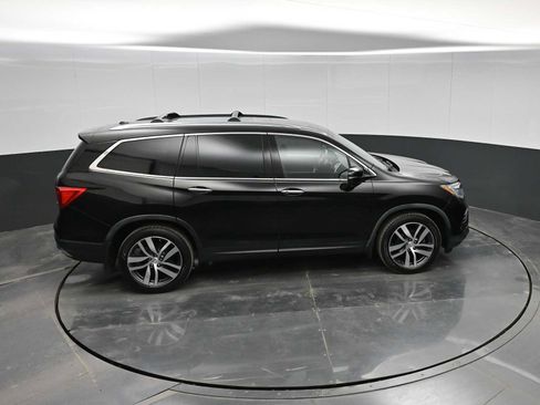 Used 2017 Honda Pilot Touring image 29
