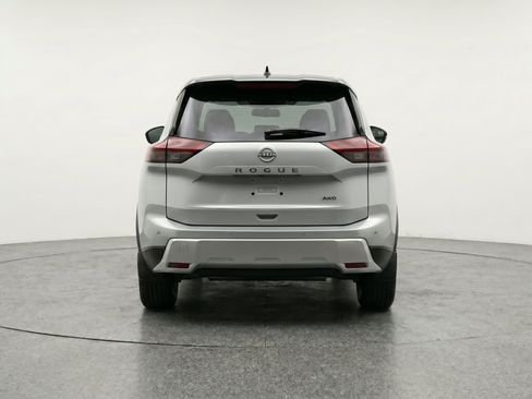 Used 2025 Nissan Rogue SV FWD image 7