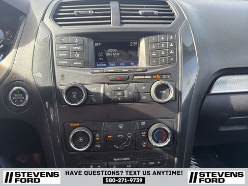 Used 2019 Ford Explorer XLT image 25