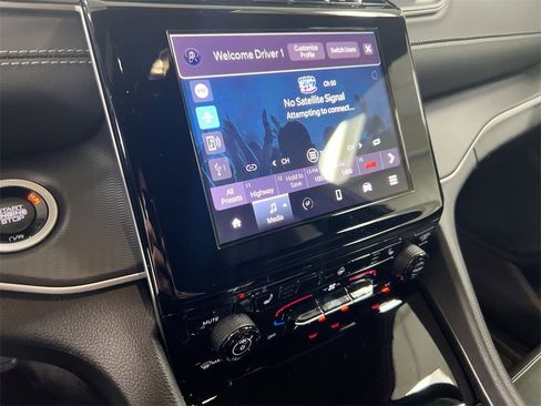 New 2025 Jeep Grand Cherokee L Laredo image 13