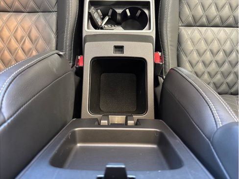 Used 2023 Mitsubishi Outlander SEL image 24