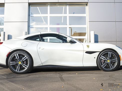 Certified 2020 Ferrari Portofino image 8
