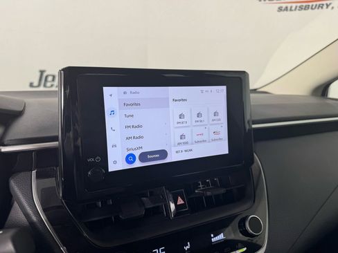 Used 2025 Toyota Corolla LE image 18