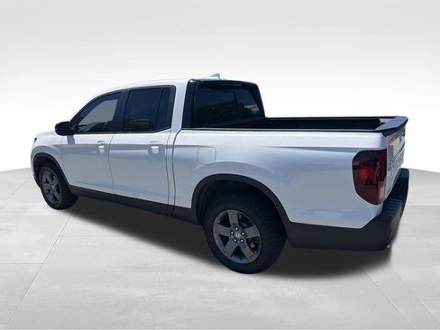 Used 2024 Honda Ridgeline TrailSport image 3
