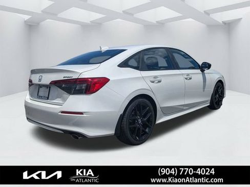 Used 2024 Honda Civic Sport image 3