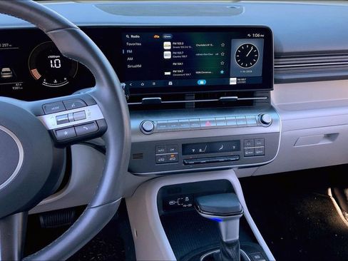 Used 2024 Hyundai Kona SEL image 9