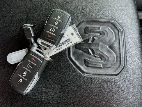 Used 2021 RAM 1500 Laramie AWD/4WD image 35