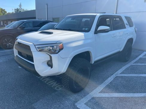 Used 2021 Toyota 4Runner TRD Off-Road Premium w/ Moonroof Package AWD/4WD image 3