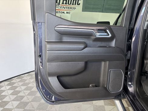 Used 2022 Chevrolet Silverado 1500 LTZ w/ LTZ Premium Package image 22