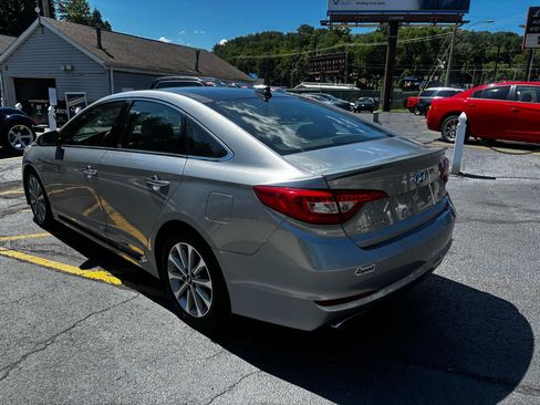 Used 2016 Hyundai Sonata Limited w/ Option Group 04 FWD image 5