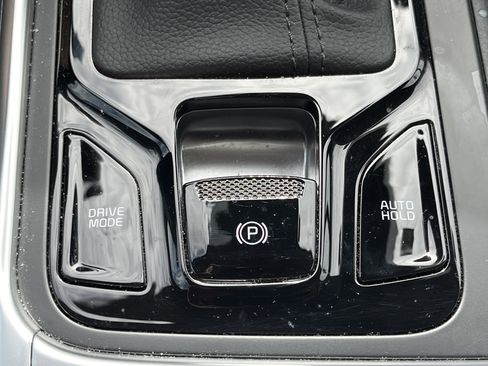 Used 2025 Kia Carnival SX Prestige FWD image 9