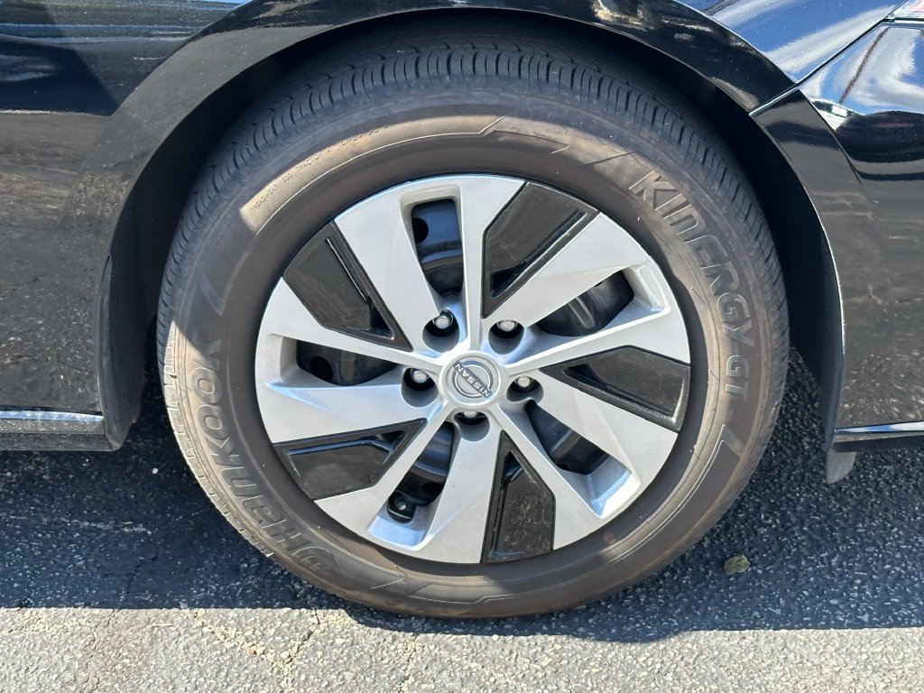 Used 2025 Nissan Altima 2.5 S FWD image 13