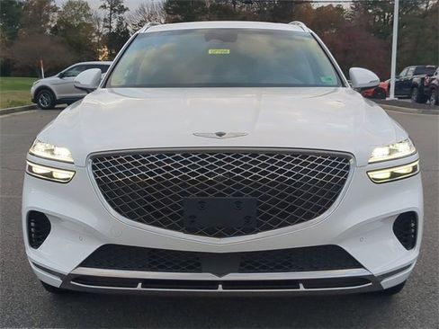 Used 2023 Genesis GV70 2.5T w/ Advanced Package image 7