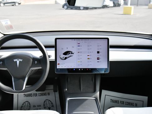 Used 2021 Tesla Model 3 Standard Range Plus image 33