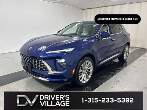 Used 2025 Buick Envision Avenir AWD/4WD image 1