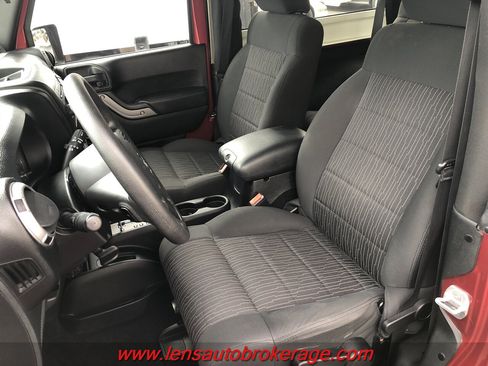 Used 2012 Jeep Wrangler Sport AWD/4WD image 12