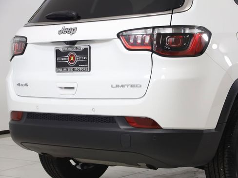 Used 2025 Jeep Compass Limited image 43