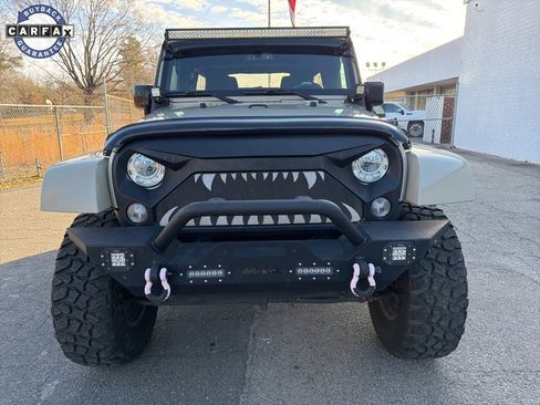 Used 2017 Jeep Wrangler Unlimited Sahara w/ Connectivity Group image 7