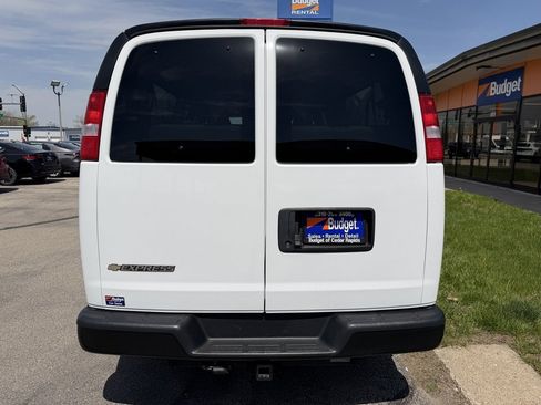 Used 2024 Chevrolet Express 3500 LT w/ LT Preferred Equipment Group RWD image 3