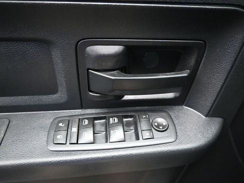 Used 2017 RAM 1500 Express AWD/4WD image 16