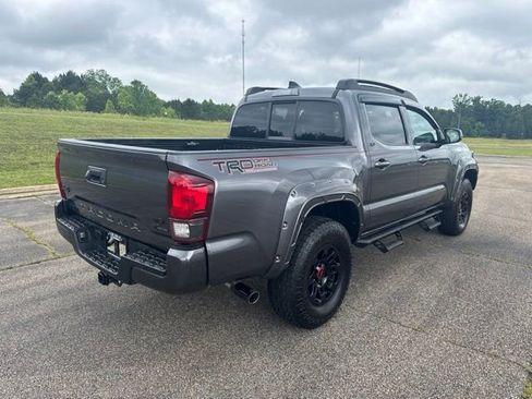 Used 2022 Toyota Tacoma SR AWD/4WD image 3
