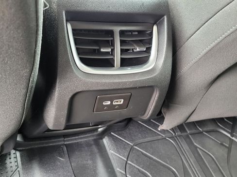 Used 2019 Chevrolet Blazer LT FWD image 18