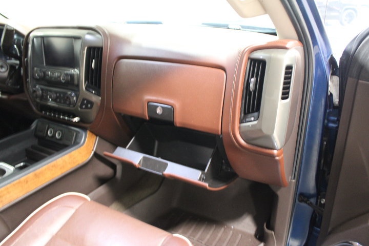 Used 2017 Chevrolet Silverado 2500 High Country w/ Duramax Plus Package AWD/4WD image 27