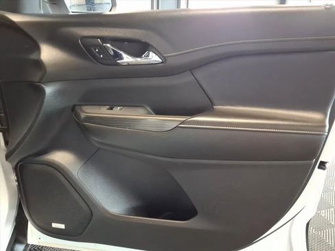 Used 2020 GMC Acadia SLT image 13