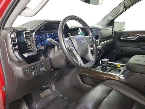Used 2024 Chevrolet Silverado 1500 LT Trail Boss w/ LT Trail Boss Premium Package AWD/4WD image 18