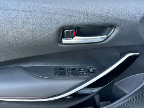 Used 2025 Toyota Corolla XSE image 12