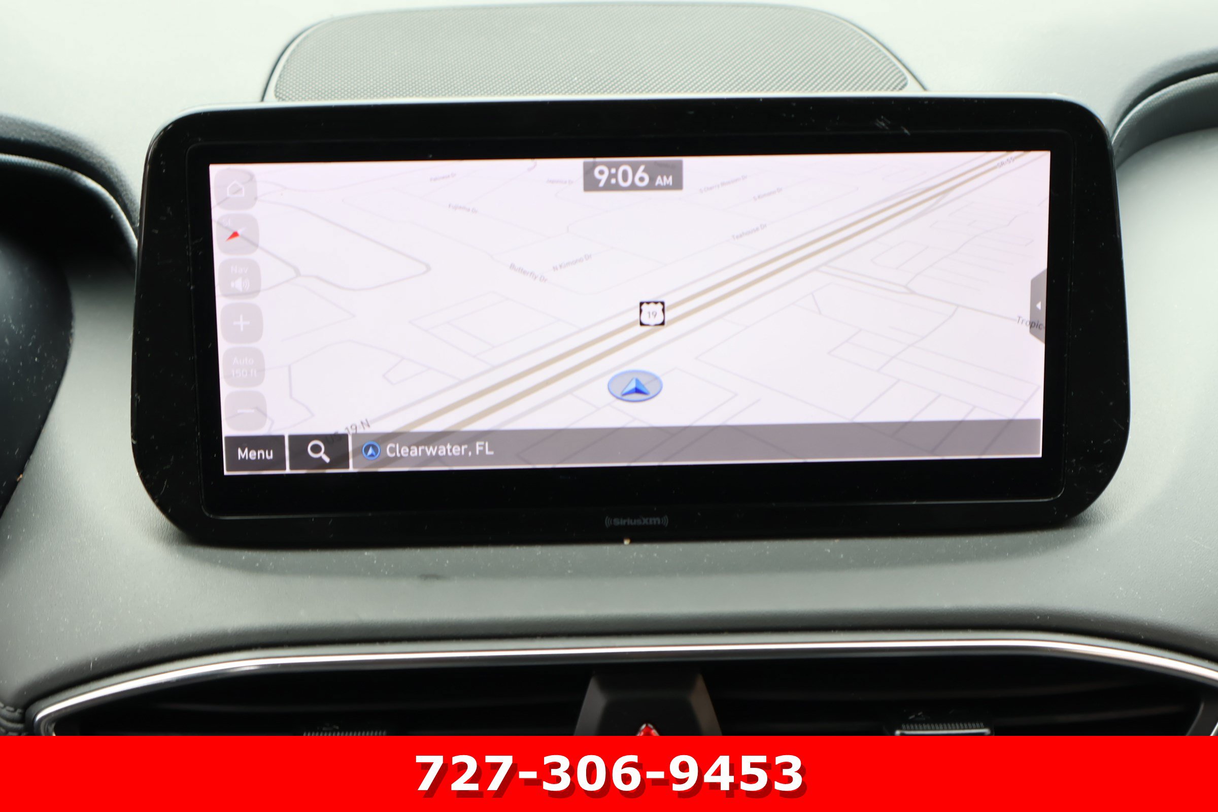 Used 2023 Hyundai Santa Fe SEL FWD image 3