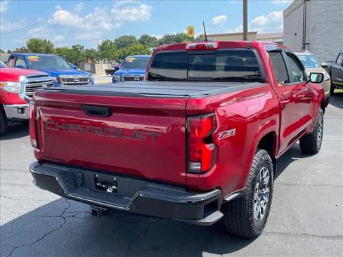 Used 2025 Chevrolet Colorado Z71 w/ Technology Package AWD/4WD image 3